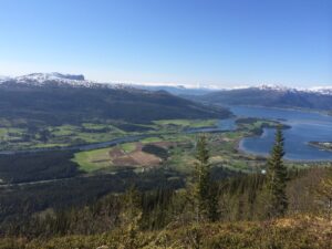 Utsikt fra Killebukken, over Valla og Sørfjorden